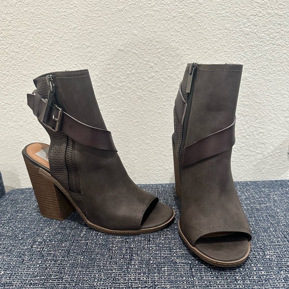 Dolce Vita grey Teisha boots